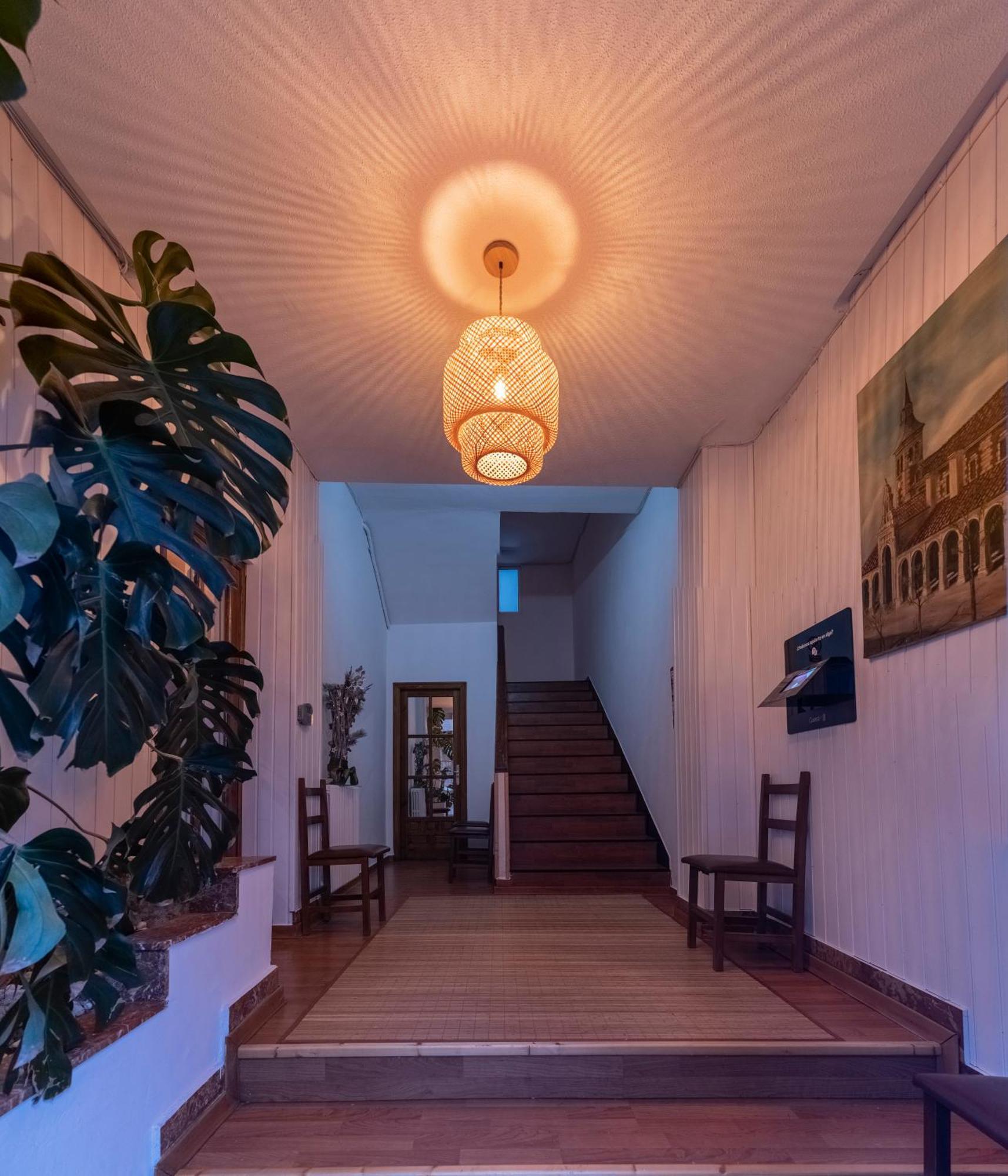 Hostal Julio Cesar ラ・ビルヘン・デル・カミーノ エクステリア 写真