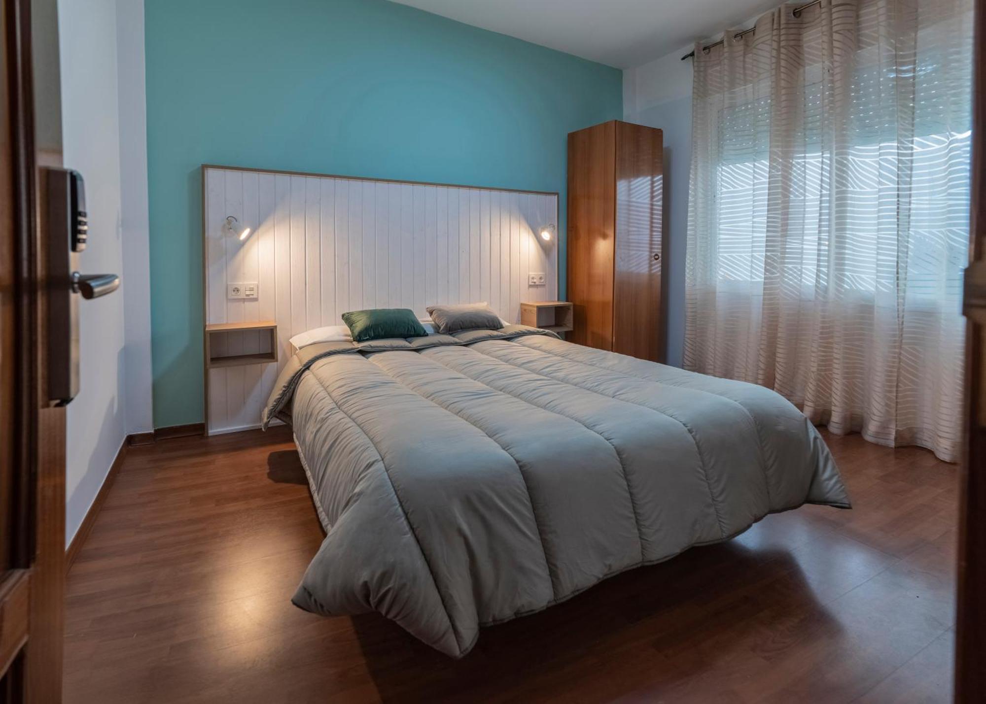 Hostal Julio Cesar ラ・ビルヘン・デル・カミーノ エクステリア 写真