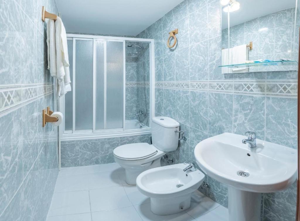 Hostal Julio Cesar ラ・ビルヘン・デル・カミーノ エクステリア 写真